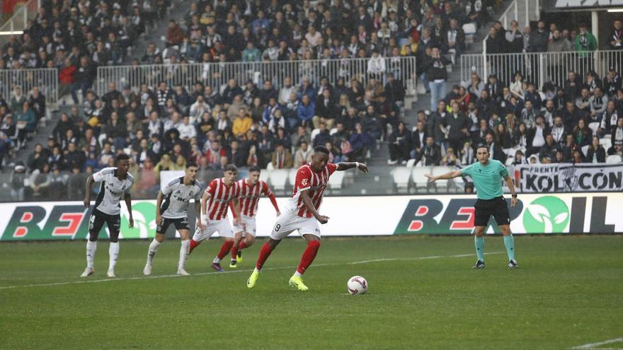 El 0-1 del Sporting de Gijón en el Burgos 0 – 2 Sporting de Gijón de la jornada 14 de LaLiga Hypermotion