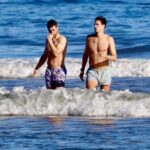 En imágenes: Las bajas temperaturas no frenan a los bañistas de San Lorenzo