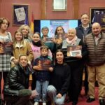 Decoración de premio en Villaviciosa, con la entrega de las distinciones a las mejores propuestas de las últimas navidades
