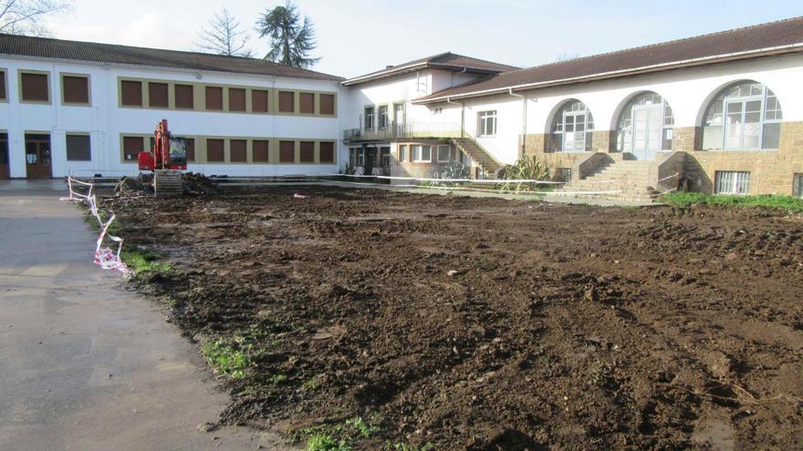 Recuperan como espacio verde la zona donde se instalaron los barracones del instituto de Cangas de Onís