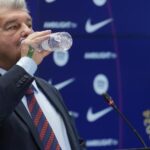 Laporta acusa «al entorno» de los males del Barça