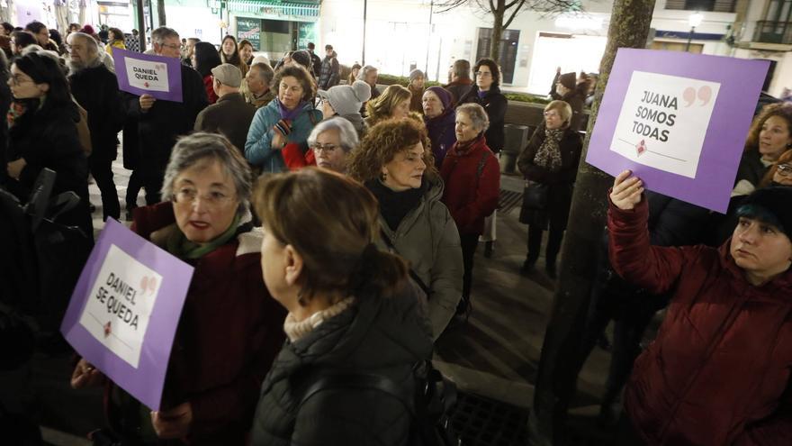 La concentración a favor de Juana Rivas en Gijón, en imágenes