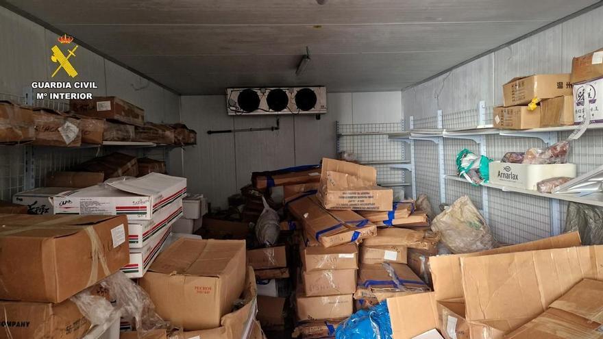 Grave irregularidad en un supermercado de Canarias: retiran 25 toneladas de comida caducada