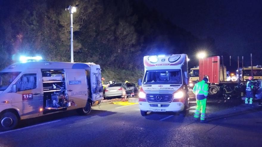 EN IMÁGENES: Accidente en la Autovía del Cantábrico a la altura de Tapia