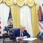 Trump amenaza a los países BRICS con aranceles del 100% si tratan de reemplazar al dólar