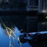 En imágenes: Así fue el espectacular accidente de una furgoneta que cayó a la ría de Avilés desde un puente
