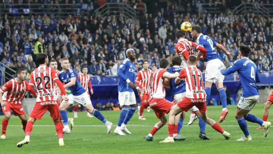 Gelabert neutraliza el “efecto Hassan”: empate en un accidentado derbi asturiano (1-1)