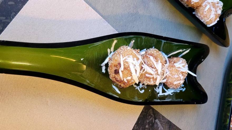 El restaurante Feudo Real, en la final del concurso de platos elaborados con afuega’l pitu