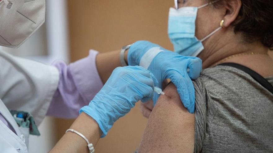 ¿Vacunarse contra la gripe ahora sirve de algo? ¿Cuánto tarda en hacer efecto? ¿Me puedo contagiar?