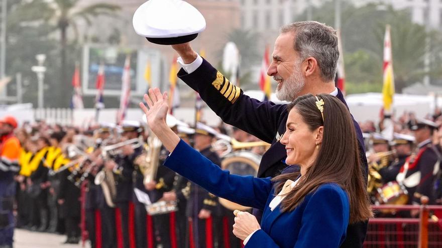 Así ha sido la emocionante despedida de Leonor con los Reyes antes de zarpar en el buque Elcano