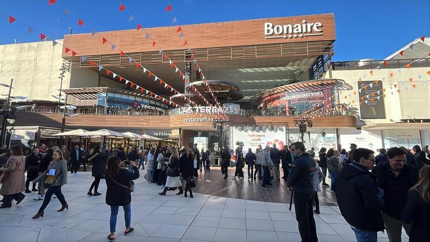 El centro comercial de Bonaire reabre con un centenar de tiendas, tres meses y medio después de la DANA
