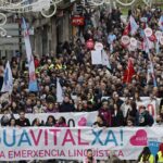 Miles de personas se manifiestan en Santiago en defensa del gallego ante la «emergencia lingüística extrema»