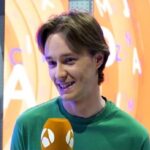 Óscar aterriza por sorpresa en Pasapalabra en la despedida de Manu y habla de su paternidad