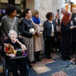 La memoria de Omar Ramos y 8 adoquines contra el olvido de la barbarie nazi