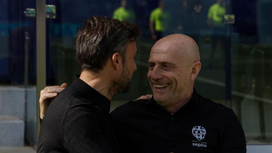 Albés ensalza a Yáñez y da valor al empate:  “El problema viene de no sumar de tres contra otros rivales”