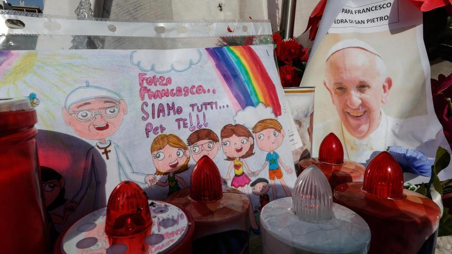 El Papa pasa «la noche bien»: «Ha dormido y está descansando»