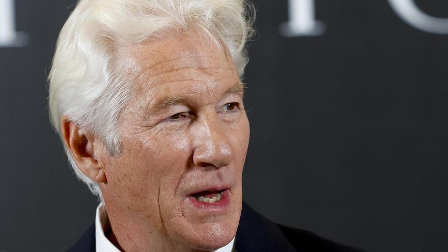 Richard Gere, Goya Internacional 2025, advierte sobre el «matrimonio oscuro» de poder y dinero en EEUU