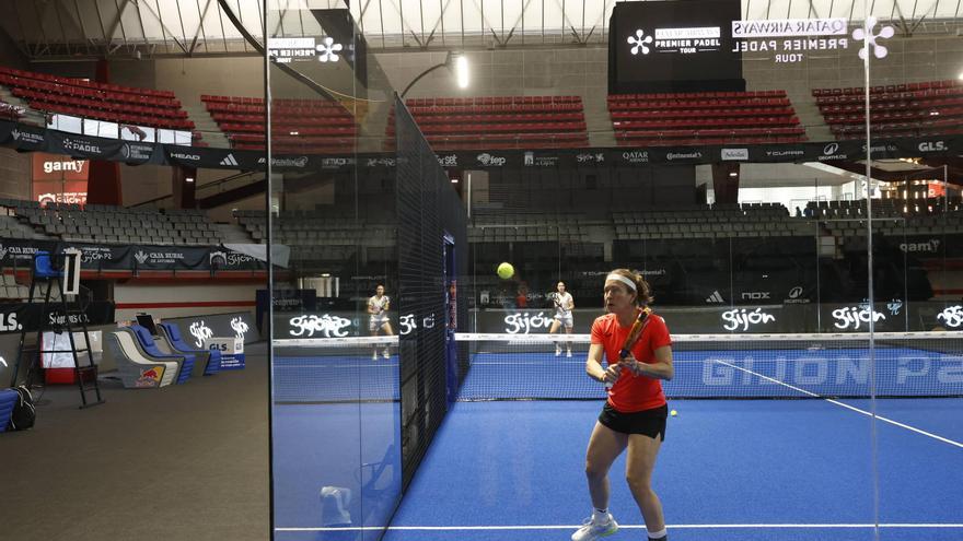 Todo listo en el Palacio para el Premier Padel Gijón (en imágenes)