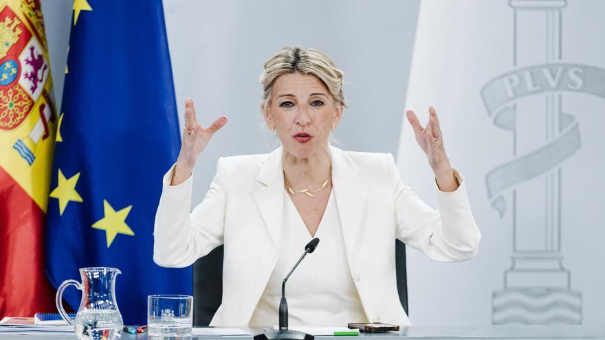 Choque en el Gobierno por el IRPF del SMI: Díaz acusa a Montero de decidir a sus espaldas y anuncia una ley para corregirla