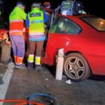 Dos heridos de consideración en un accidente de tráfico entre dos turismos en Mieres