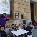 Hasta 36 horas de cola para conseguir las entradas del Concurso de Charangas del Antroxu de Gijón