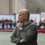 Así ve Javi Rozada, técnico del Avilés, a uno de los jugadores que apuntan a titular ante la Gimnástica: «Va a ser uno de nuestros fichajes de invierno»