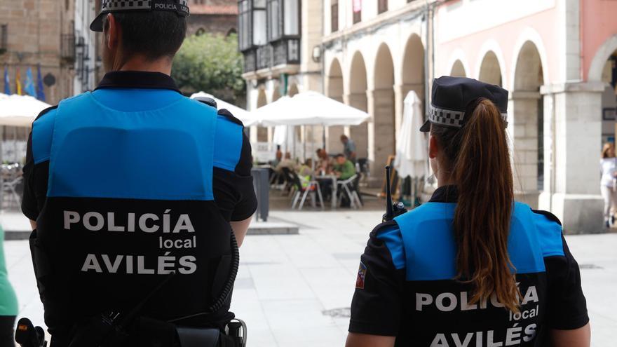 Detenido un hombre de 52 años por un atentado grave contra agentes de la policía en Avilés