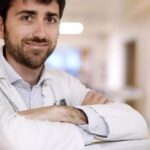 Borja Quiroga, nefrólogo: «Muchas enfermedades se relacionan con la alimentación, pero nos limitamos a recetar pastillas»