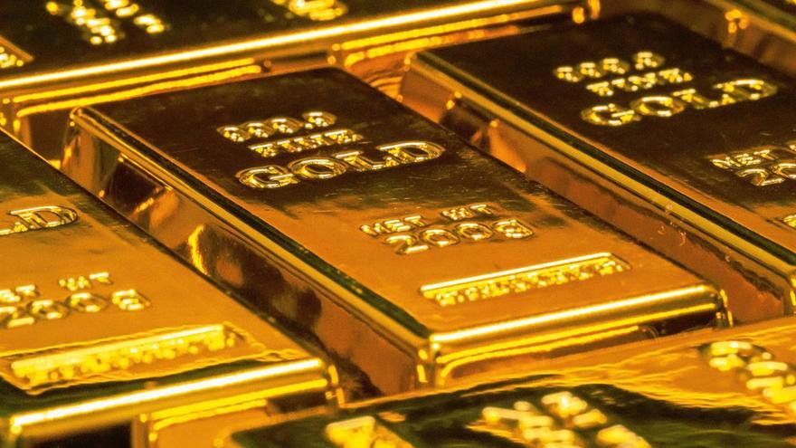 El precio del oro se dispara un 10% en lo que va de año y roza los 3.000 dólares por onza