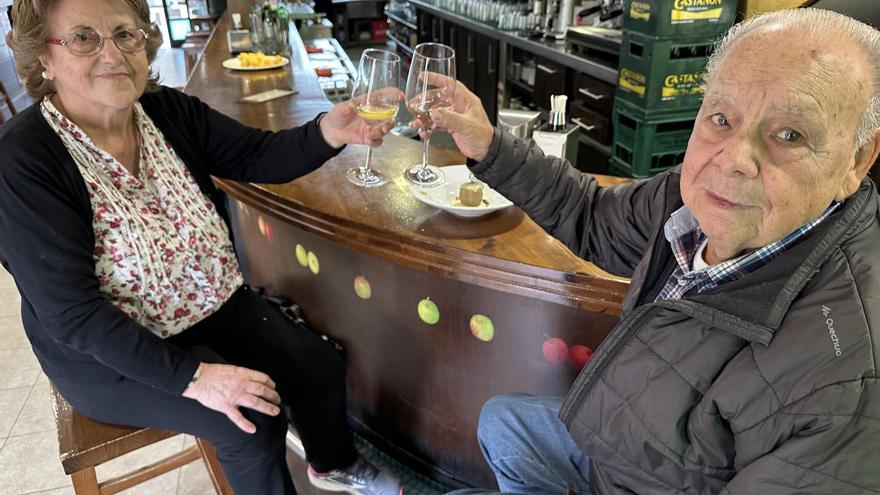 Navia se chupa los dedos con sus tapas: dieciocho establecimientos se suman al décimo quinto concurso de pinchos de autor