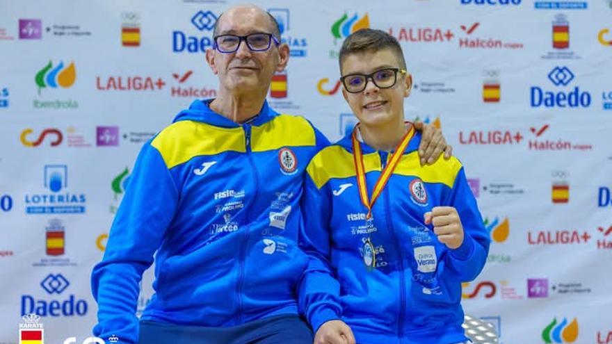 El karateca cangués Diego Rodríguez debuta en Albacete en la categoría juvenil