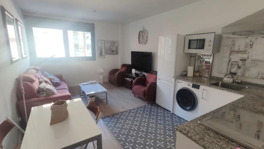 Rebajan 5.000 euros un piso en venta en Gijón con terraza y una habitación