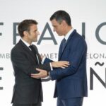 Pedro Sánchez responde al llamamiento de Macron y acude a la conferencia de París para hacer frente a Trump