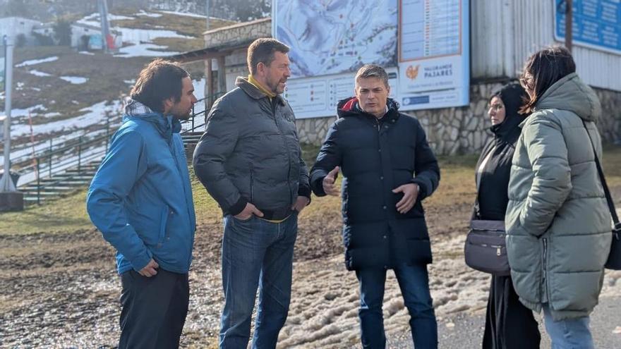 El PP exige al Principado una  «respuesta rápida y efectiva»  a las quejas de los esquiadores de Pajares