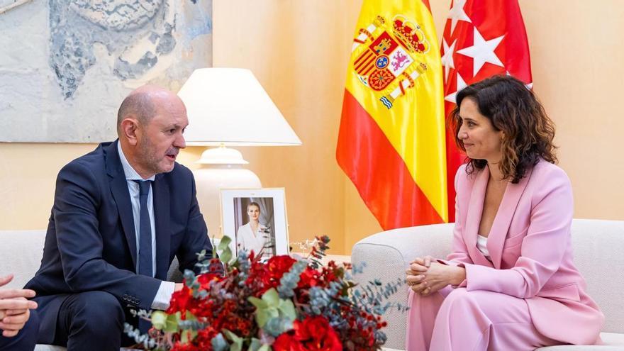 Louzán se reúne con Isabel Díaz Ayuso antes que con el Gobierno
