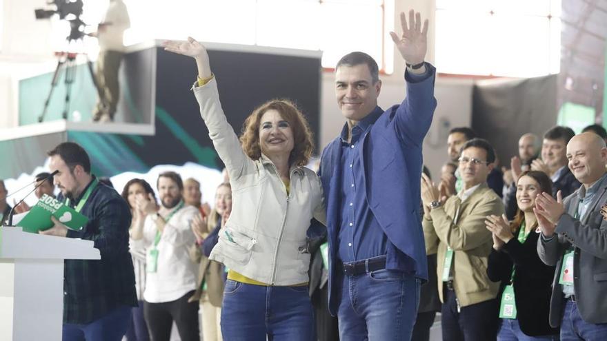 Montero pone al PSOE-A en «cuenta atrás» para las elecciones y pide «cabeza alta» para «salir a ganar»