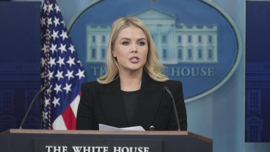 La Casa Blanca asegura que «exigirán cuentas» a los periodistas que difundan «mentiras» tras el veto a AP