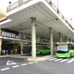 Un hombre rehúsa subir a un autobús en Tenerife para no coincidir con «un maricón»