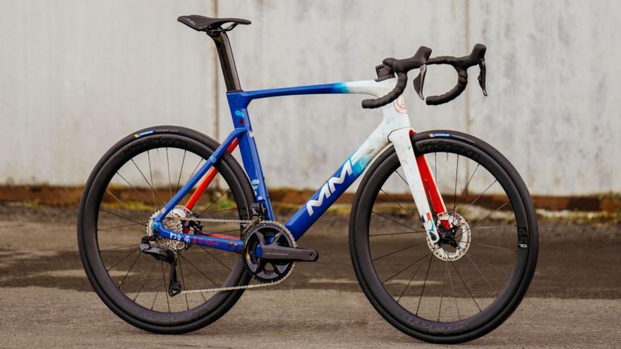 El PSG de Luis Enrique monta en bici asturiana