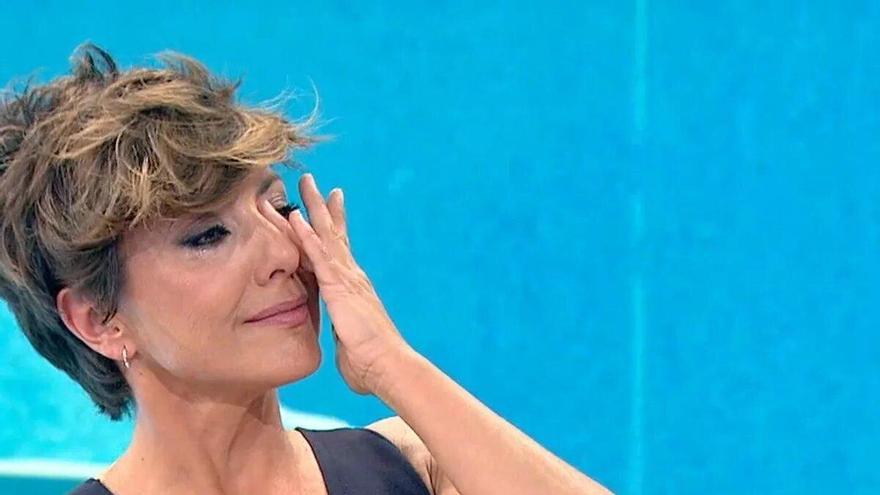 Sonsoles Ónega sorprende con  un bebé reborn: «Mandamos la foto de cuando yo era bebé y de cuándo él era bebé y las fusionaron»