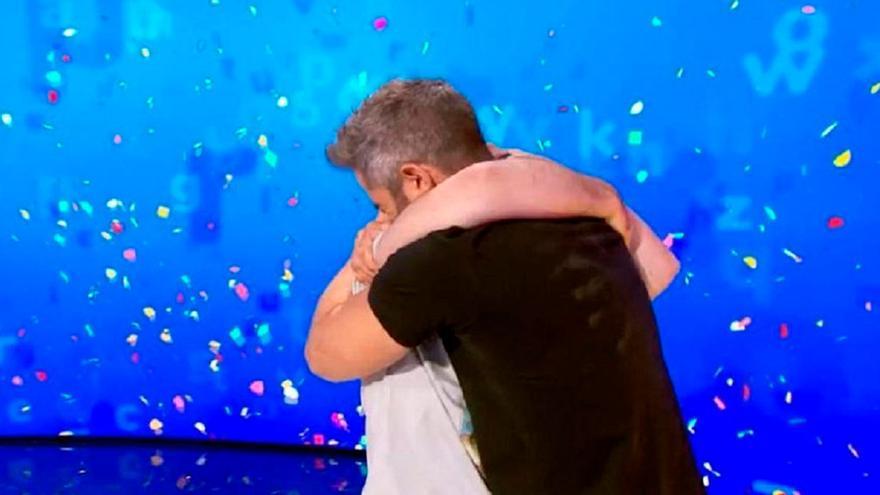 El aplaudido gesto de Manu tras ganar el bote de Pasapalabra y donarlo:  «Para ayudar»