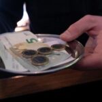 Soy abogado y esta propina es ilegal en España: alerta en el restaurante