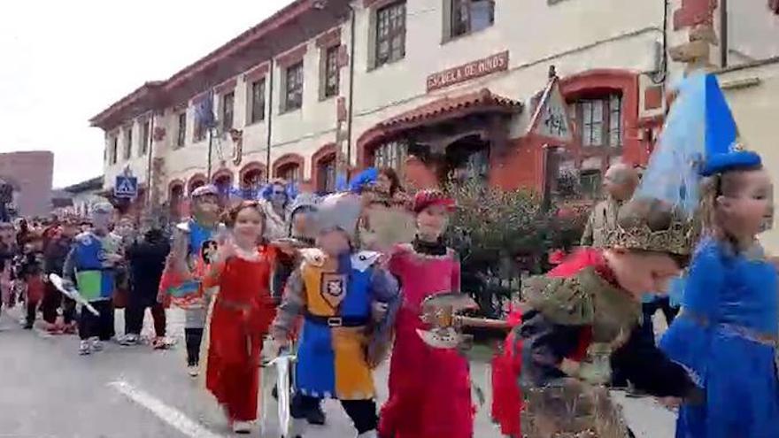 VÍDEO: Los niños de infantil del colegio Peña Careses de Pola de Siero celebran carnaval