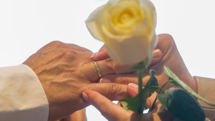 Una boda múltiple en Lima une a más de cien parejas en vísperas del ‘Día del amor y la amistad’
