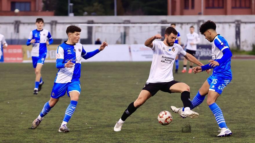 Así fue la jornada de Tercera Federación: un derbi con muchos goles, un Caudal en estado de gracia y mucha batalla por delante