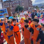 Antroxu fuera de serie en los colegios de Grado: homenaje a los dibujos animados de finales del siglo XX, desfiles, frixuelos y chocolate