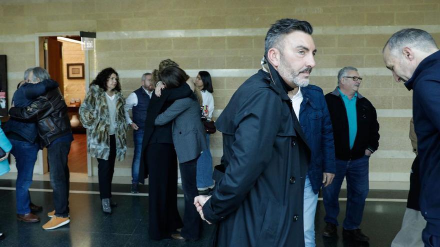 Familiares y amigos en la despedida al empresario César Telenti: «Deja un vacío difícil de gestionar»