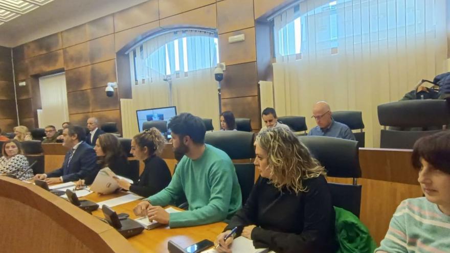El Pleno tumba la propuesta del PP de duplicar la plantilla de la Policía y destinar más personal a Aguas y Alumbrado