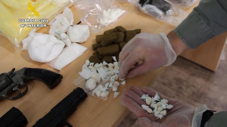 Detenida una pareja en Oviedo por tráfico de cocaína, speed, hachís y marihuana