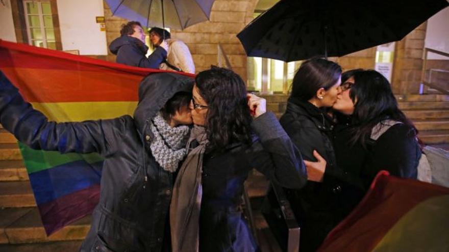 Las jóvenes lideran el despertar bisexual: «Hay hartazgo de la masculinidad tóxica»